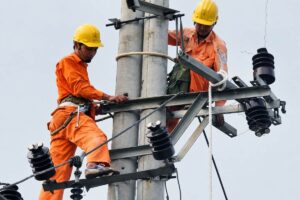 Chính phủ yêu cầu EVN xây dựng phương án giảm giá điện từ tháng 11.2026 đến tháng 3.2027. Mức giảm dự kiến sẽ tác động thế nào đến người dân, doanh nghiệp?