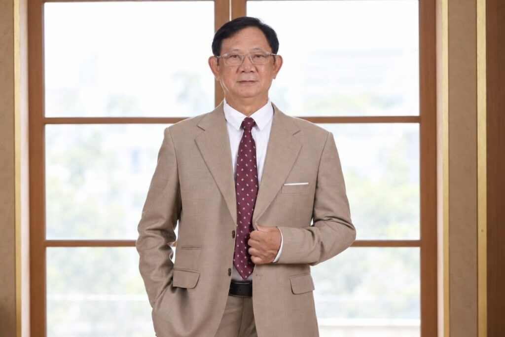 Học phí đại học 25-50 triệu đồng/năm tạo gánh nặng cho nhiều gia đình. Chuyên gia cảnh báo nguy cơ đại học chất lượng cao thành sân chơi của nhà giàu.