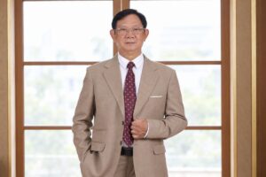Học phí đại học 25-50 triệu đồng/năm tạo gánh nặng cho nhiều gia đình. Chuyên gia cảnh báo nguy cơ đại học chất lượng cao thành sân chơi của nhà giàu.