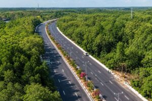 Thành ủy TPHCM yêu cầu đẩy nhanh bàn giao mặt bằng dự án metro Bến Thành - Cần Giờ, thúc tiến độ triển khai tuyến đường sắt đô thị.