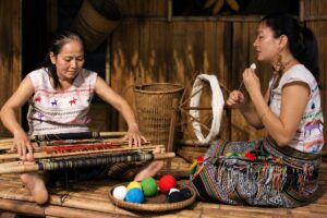 Nghề dệt thổ cẩm của người Mạ ở Tà Lài, Đồng Nai đang hồi sinh nhờ gìn giữ kỹ thuật truyền thống và kết nối du lịch cộng đồng.