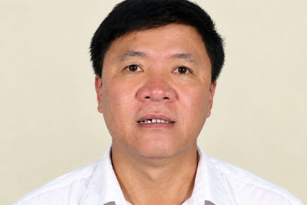 Vụ án Cây xanh Công Minh hé lộ việc nhân viên phải ký giấy vay nợ trước khi làm giám đốc. Tìm hiểu chi tiết cáo trạng liên quan Nguyễn Công Minh.