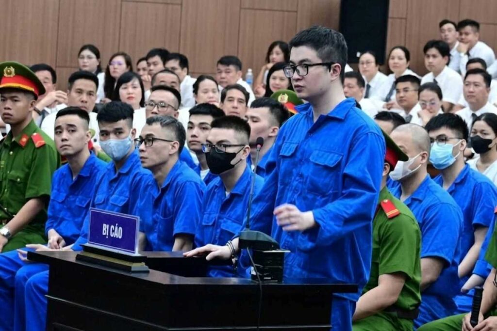 Mẹ Phó Đức Nam trình bày về tình trạng sức khỏe của con trai và đề nghị xem xét việc giám định pháp y tâm thần tại phiên tòa.