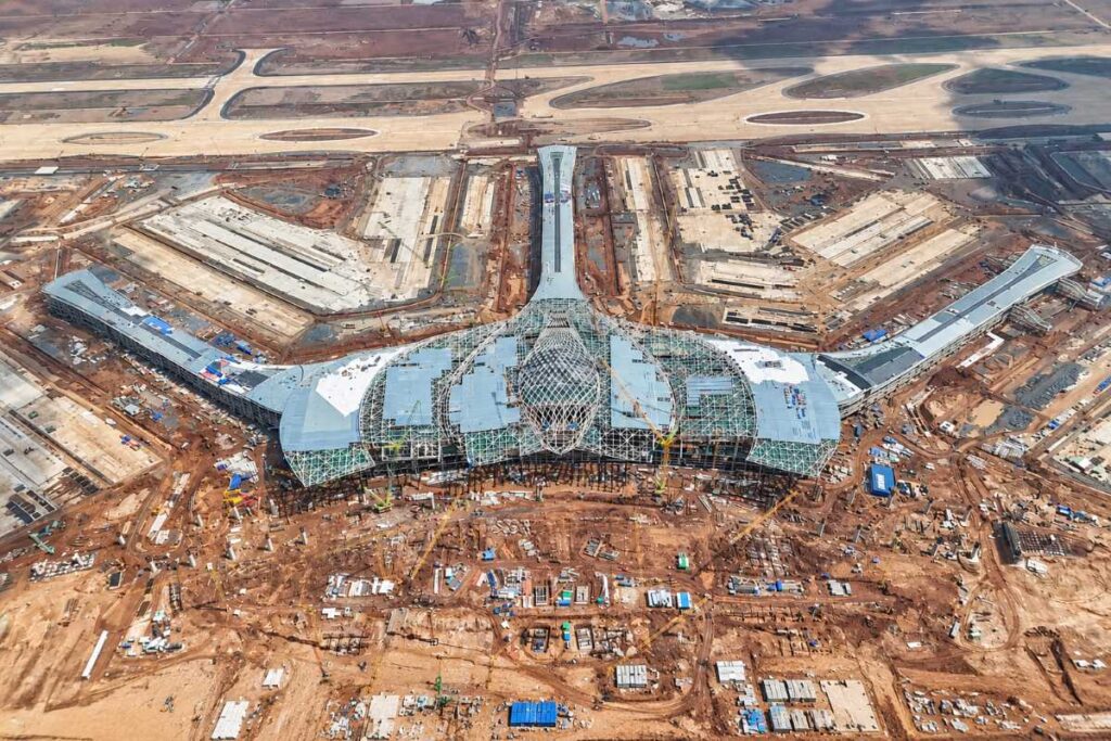 Sân bay Long Thành dự kiến khai thác vào cuối tháng 12/2026. Cập nhật kế hoạch đưa công trình hàng không trọng điểm vào hoạt động.