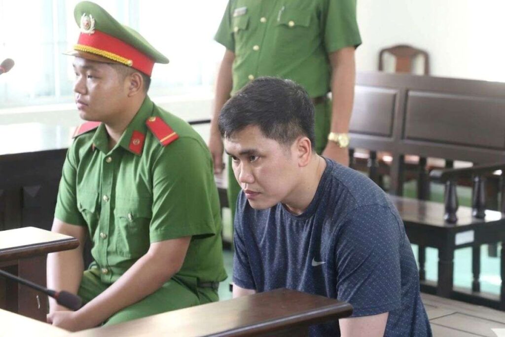 Tài xế Nguyễn Văn Bảo Trung lĩnh án 30 tháng tù trong vụ tai nạn khiến nữ sinh Nguyễn Ngọc Bảo Trân tử vong ở Vĩnh Long.