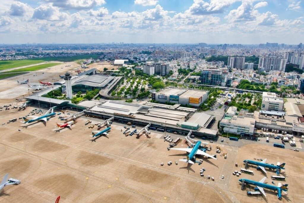 Việt Nam tăng tốc trở thành trung tâm hàng không châu Á nhờ nâng cao kết nối quốc tế và đẩy nhanh tiến độ sân bay Long Thành.