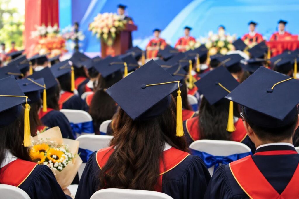 Thủ khoa, sinh viên tốt nghiệp xuất sắc vẫn chật vật tìm việc dù có thành tích học tập nổi bật. Đâu là nguyên nhân khiến doanh nghiệp từ chối?