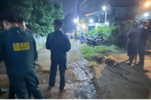 Đồng Nai điều tra vụ chồng dùng dao chém vợ tử vong bên đường. Công an đang làm rõ vụ việc gây chú ý tại địa phương.